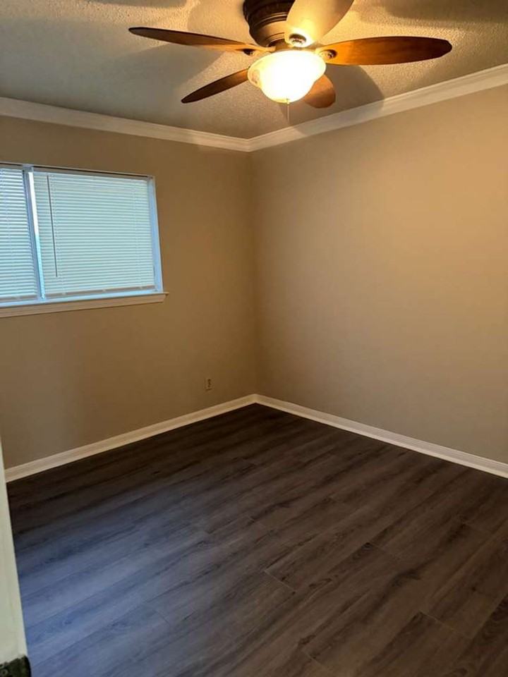 9252 Glen Meadow Ln - Photo 4 of 12