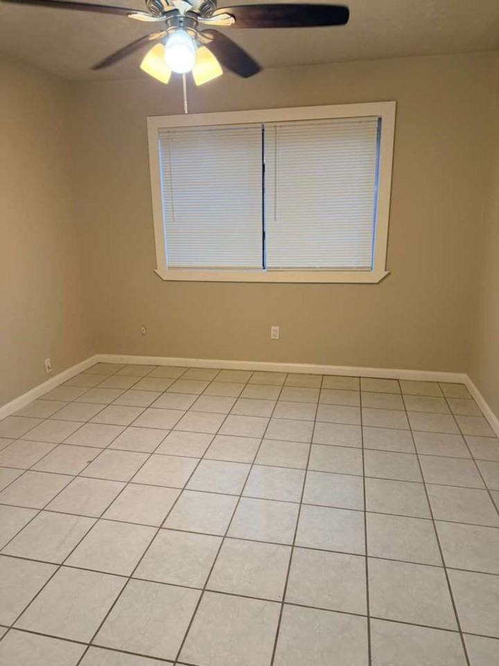 535 Georgetown St - Photo 6 of 10