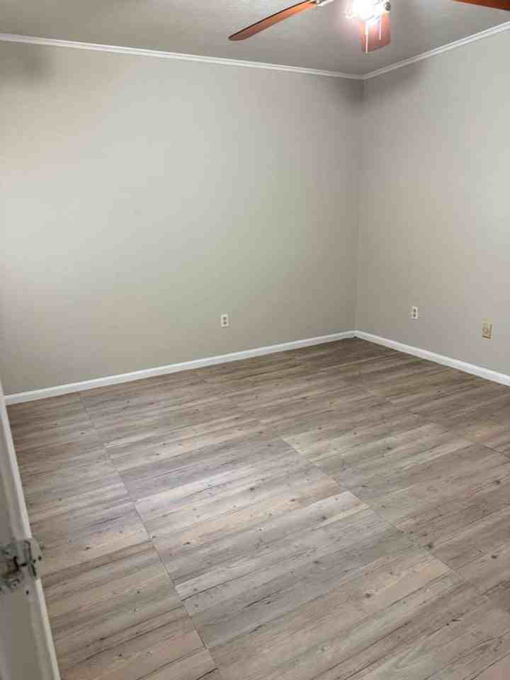 9210 Glen Meadow Ln - Photo 4 of 8