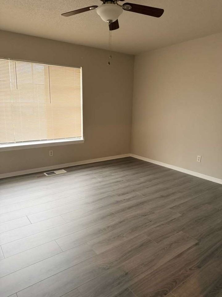 6945 Calder Ave - Photo 4 of 10