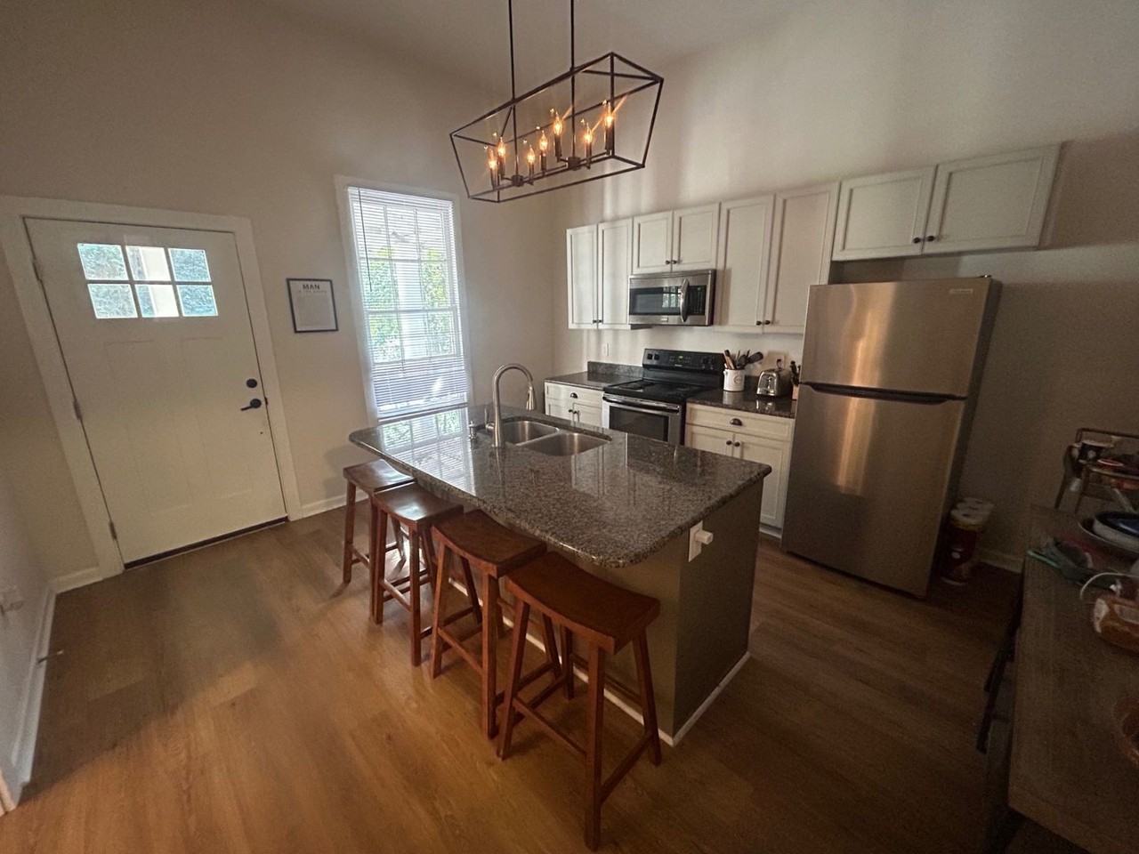 827 Silver St - Photo 4 of 34