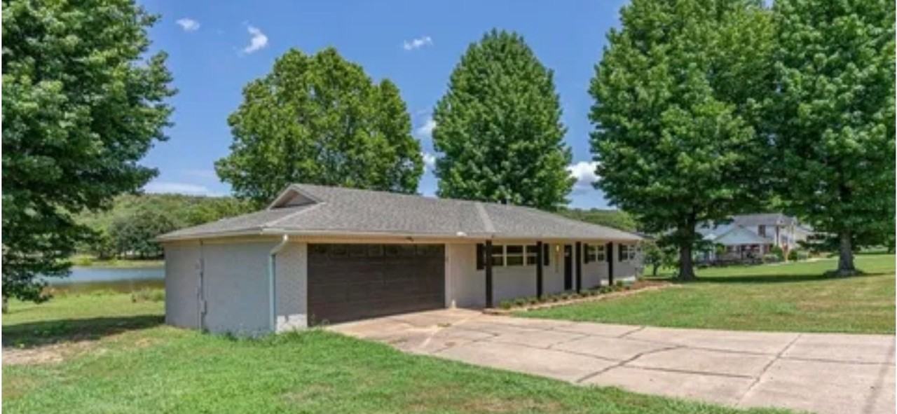 2202 Shadow Lake Dr - Photo 2 of 19