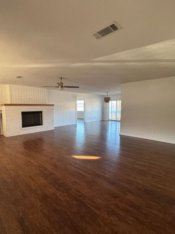 2202 Shadow Lake Dr - Photo 3 of 19