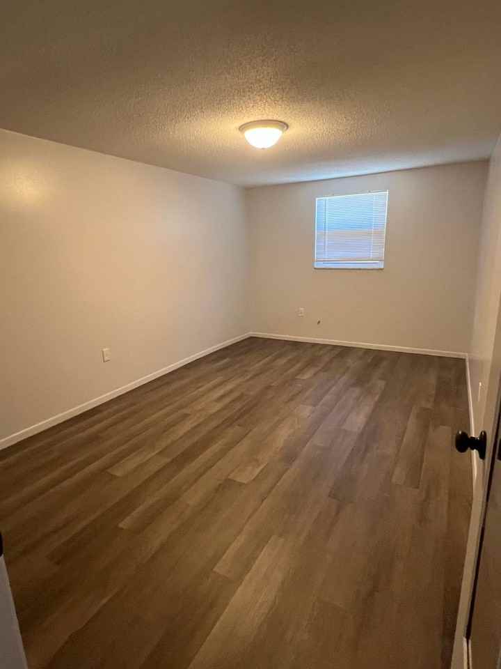 322 Organ St #A - Photo 4 of 8