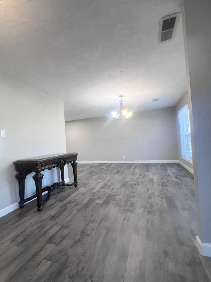 3912 3912 Manorwood Dr - 3912 Manorwood Dr - Photo 5 of 50