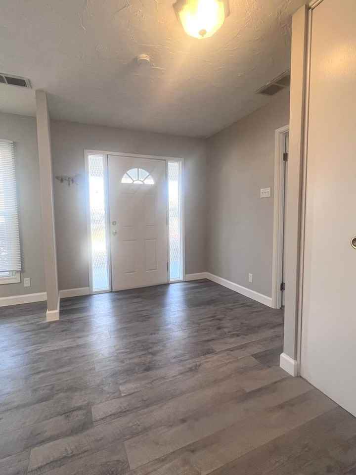 3912 3912 Manorwood Dr - 3912 Manorwood Dr - Photo 6 of 50