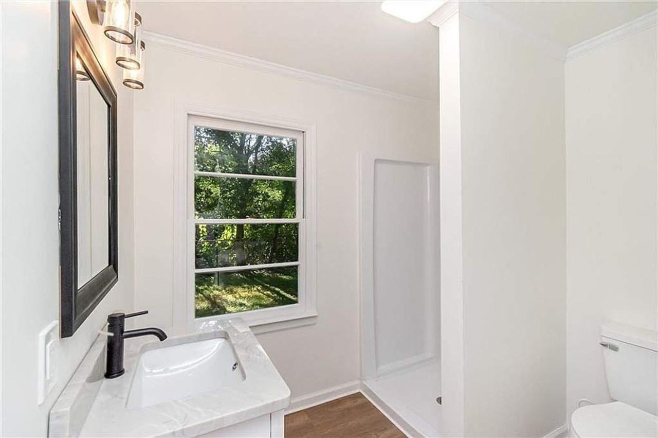 5835 Andrew Rd - Photo 6 of 11