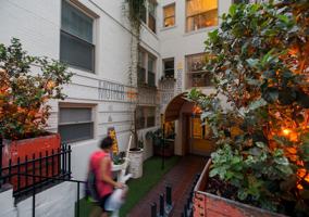 featured image of 950 9th Ave