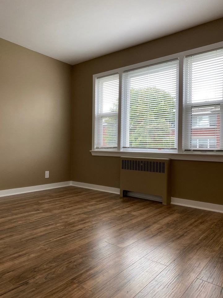 387 Carmen Avenue #3 - Photo 4 of 11