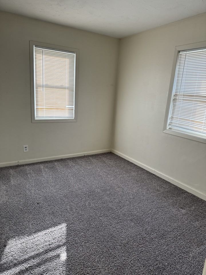 3711 Woods Avenue - Photo 5 of 8