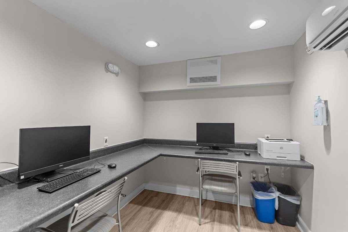 5705 Washington Blvd