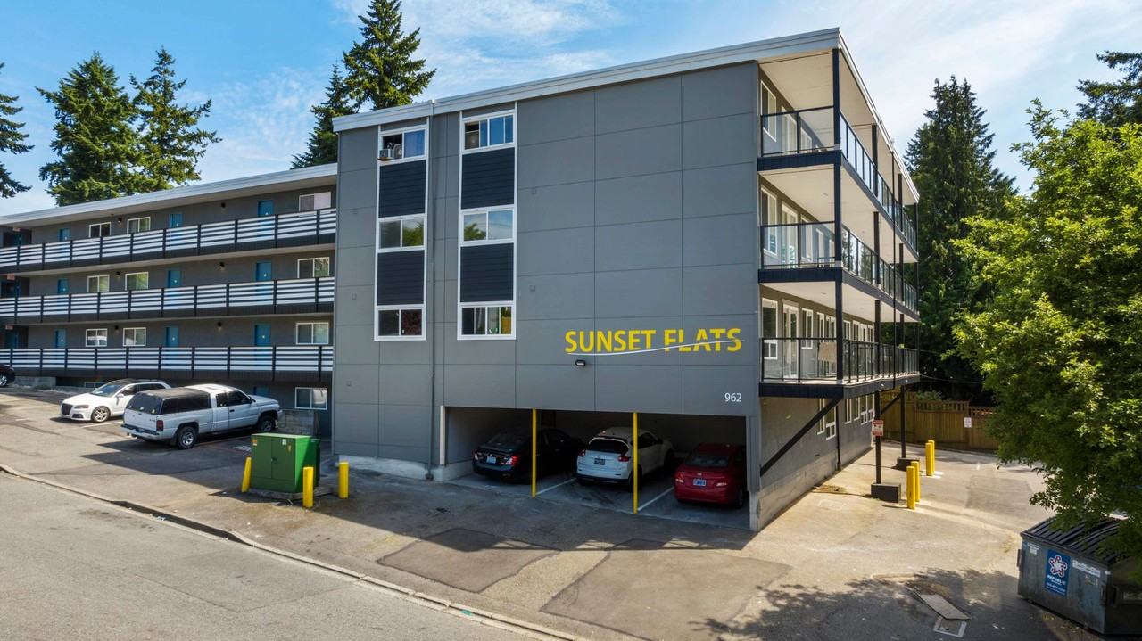 Sunset Flats - Photo 4 of 35