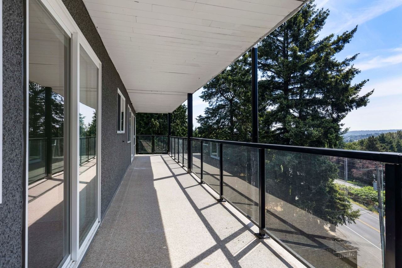 Sunset Flats - Photo 6 of 35