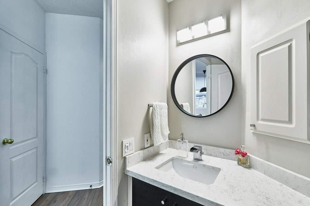 555 Yonge Street - Photo 6 of 6