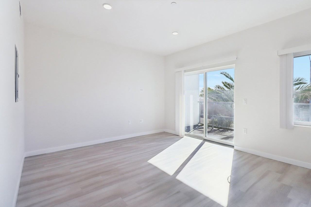 The V Tower - Photo 4 of 20