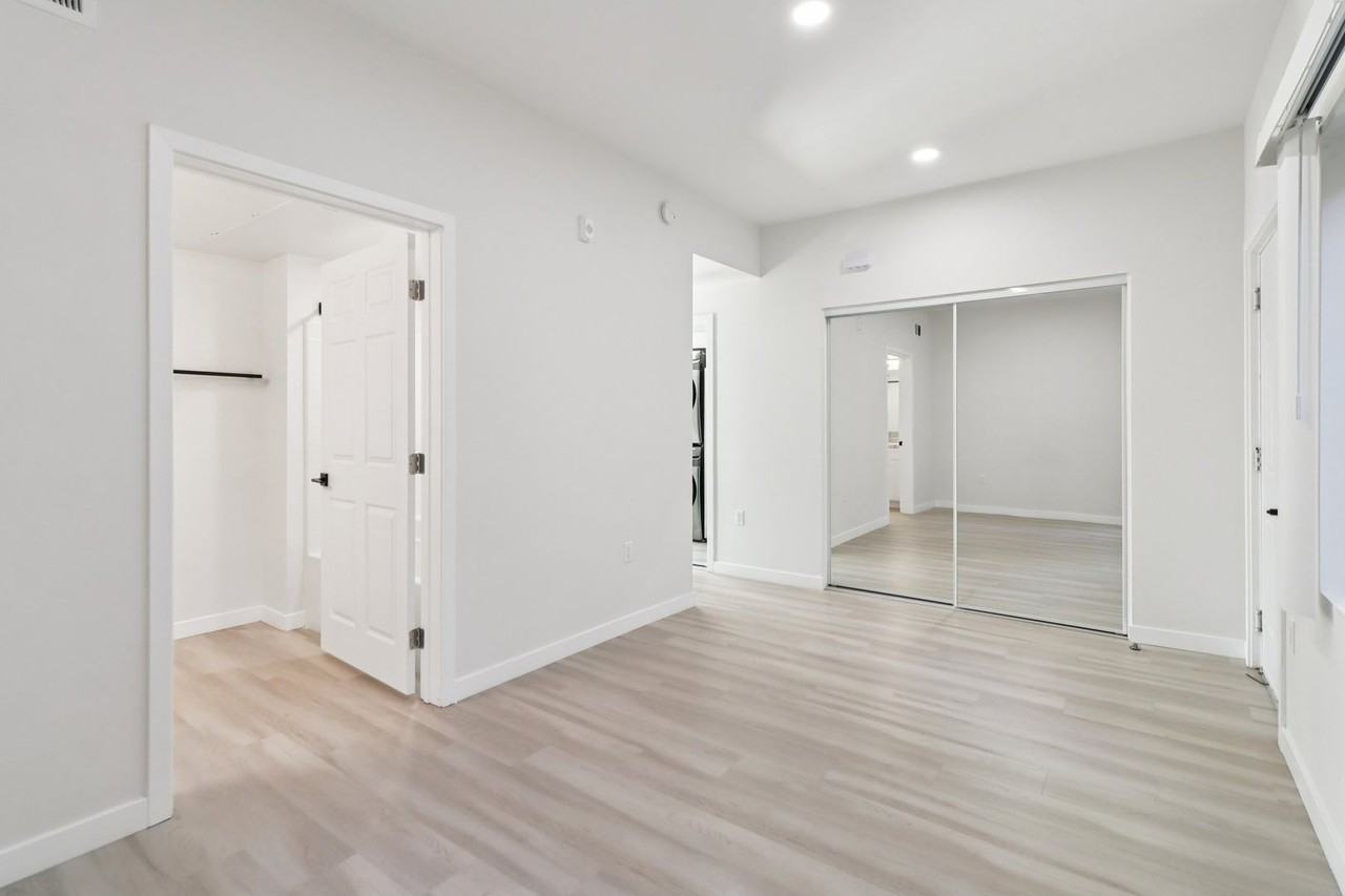 The V Tower - Photo 7 of 50