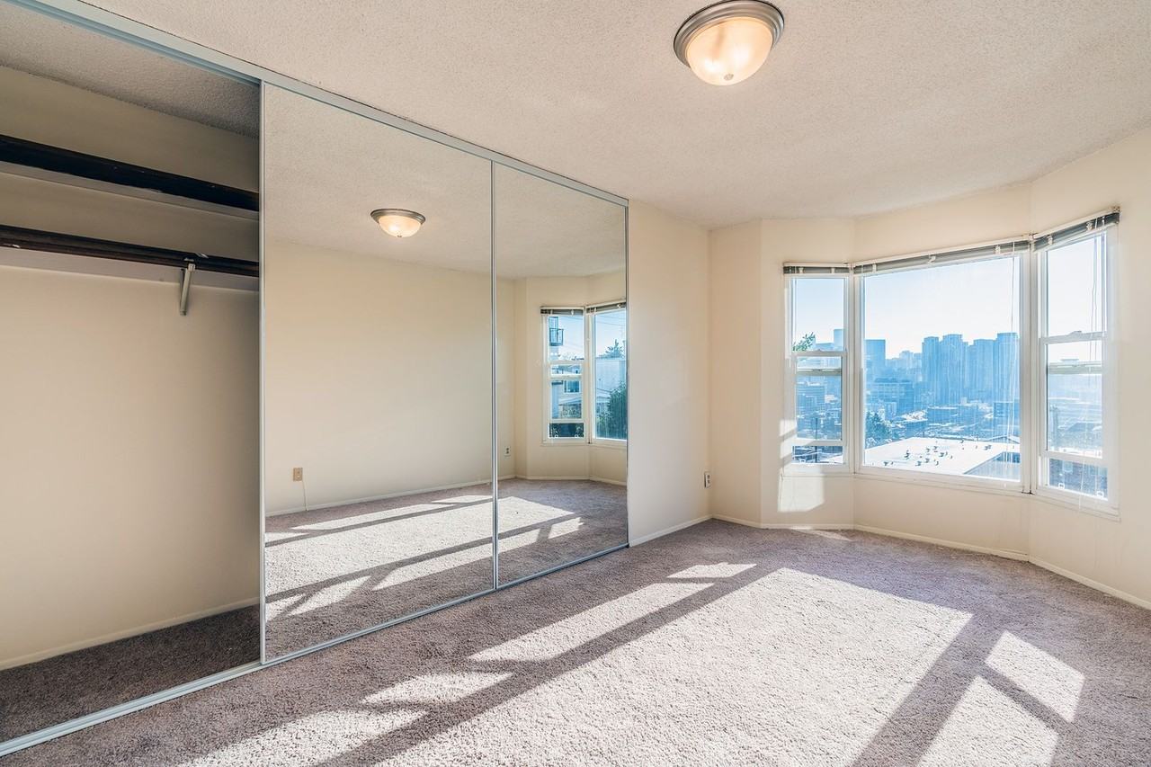 Galleon Apartments - Photo 4 of 35