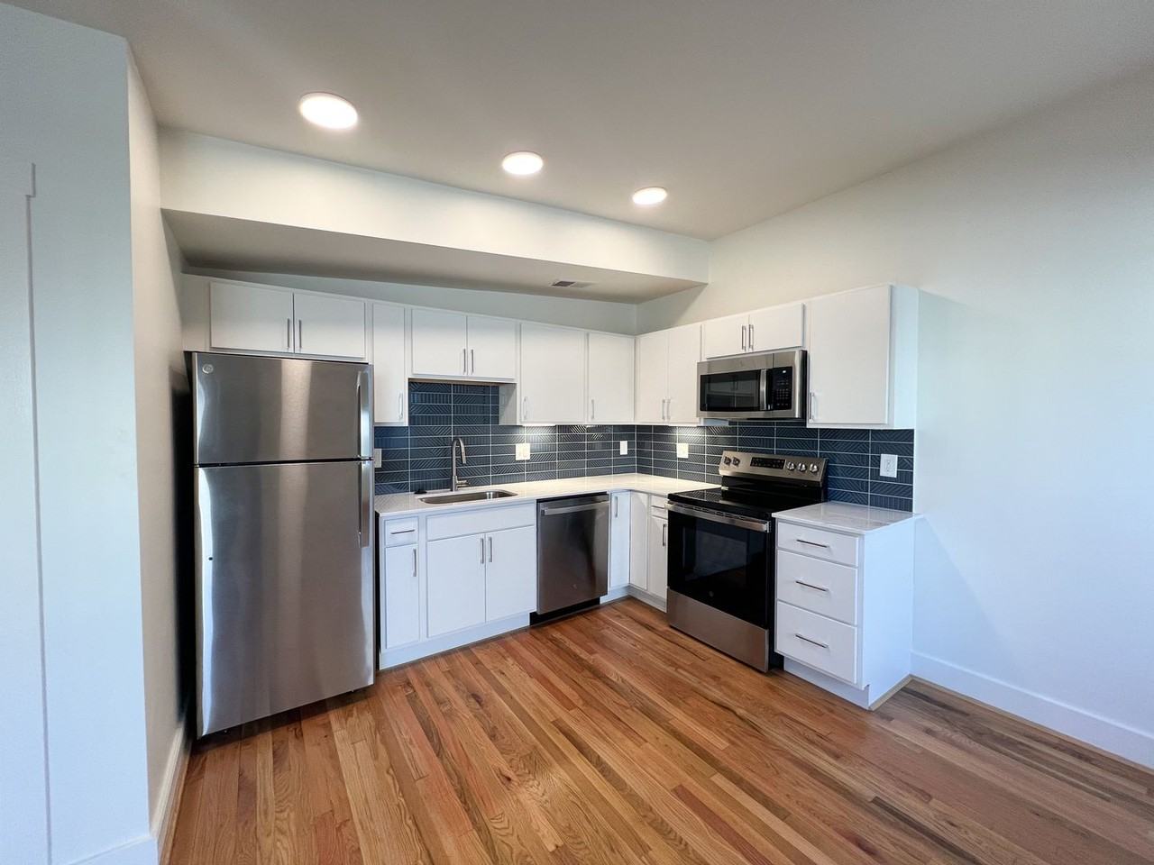 1412 Walnut - Photo 3 of 27