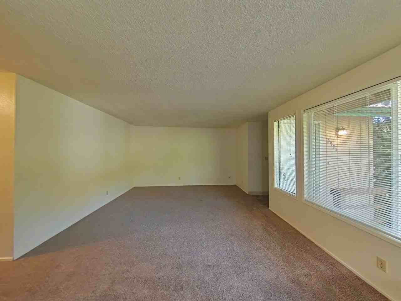 2995 Nw Glenridge Dr - Photo 4 of 18