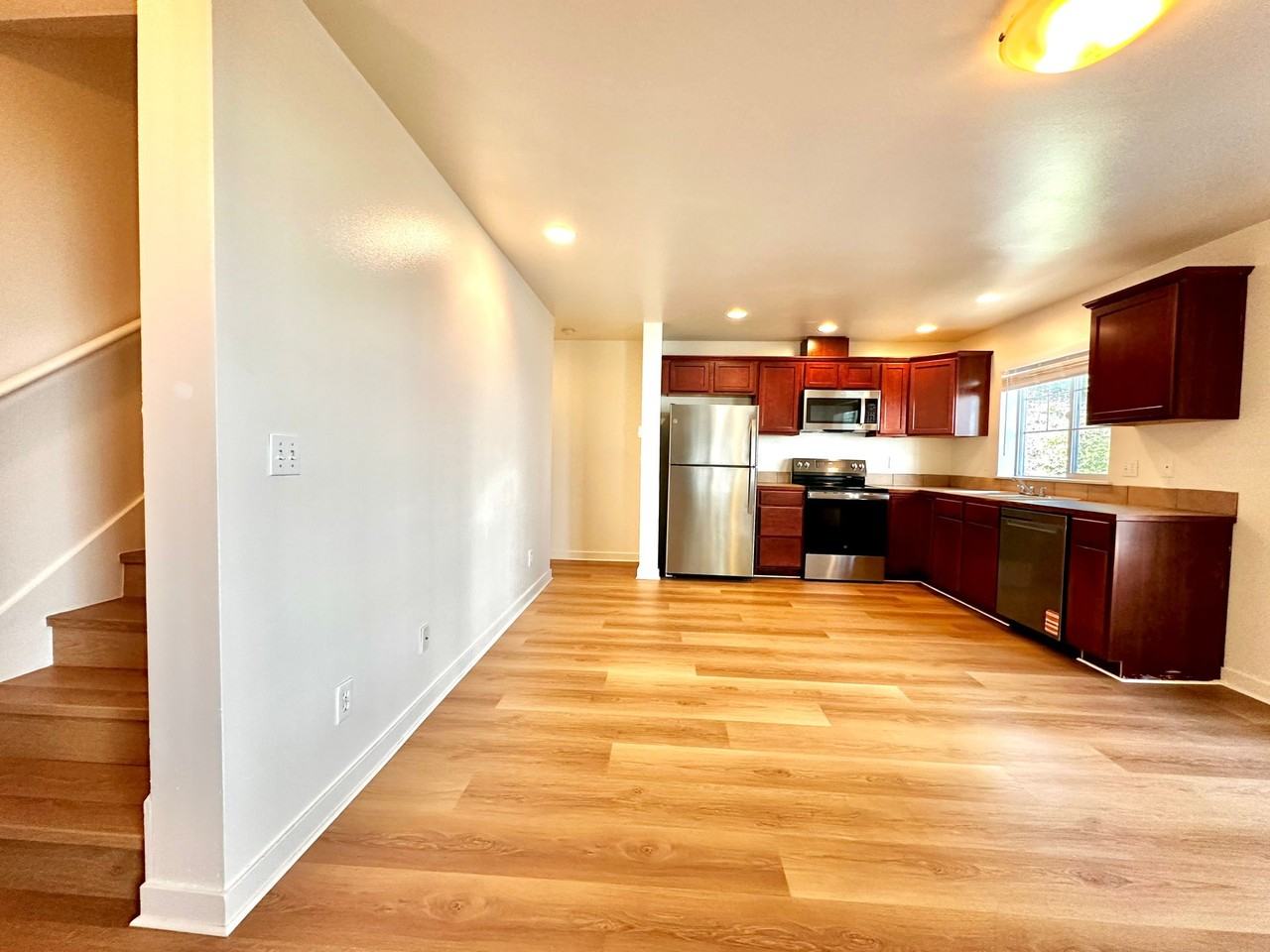 Pasadena Place Apartments - Photo 4 of 19