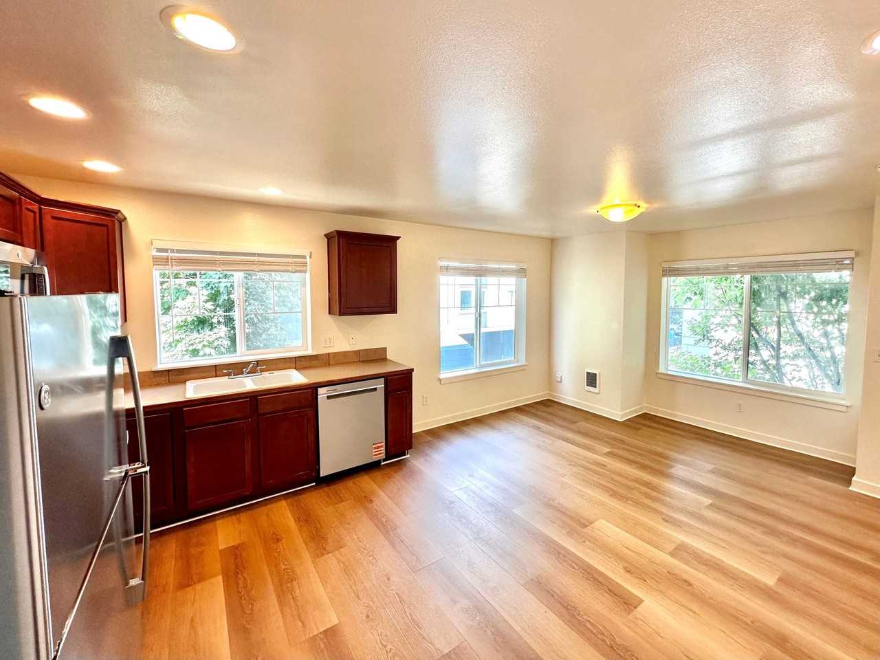 Pasadena Place Apartments - Photo 6 of 19