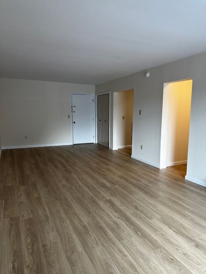 Hillside House Apartments - Photo 2 of 16