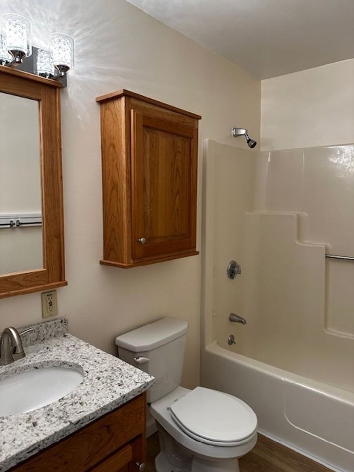 Hillside House Apartments - Photo 7 of 16