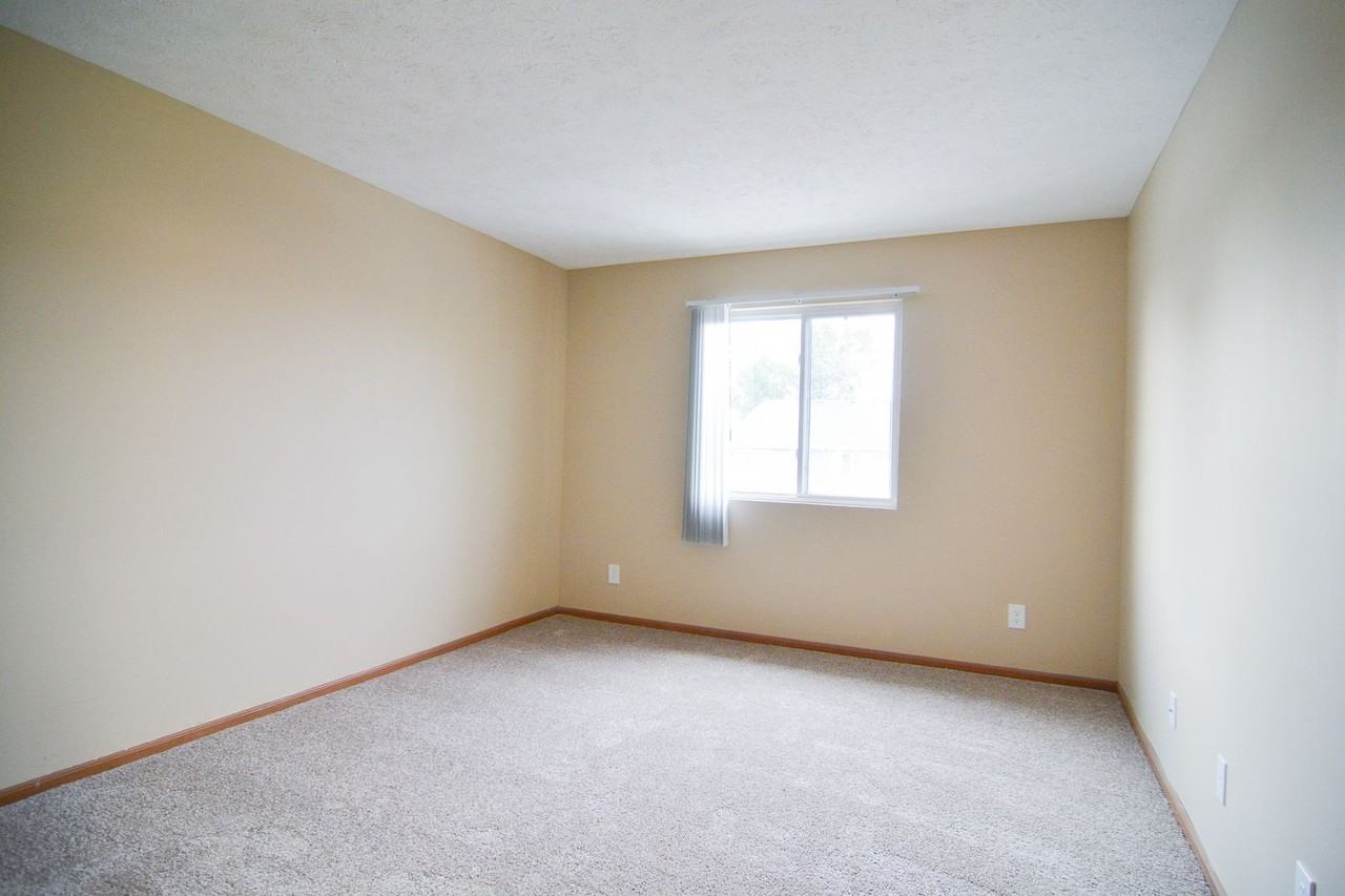 Grenoble Apartments LLC - Photo 5 of 19