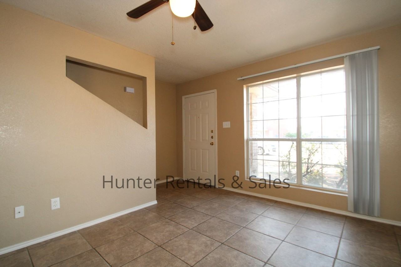 4400 Deek Dr Apt C - Photo 2 of 16