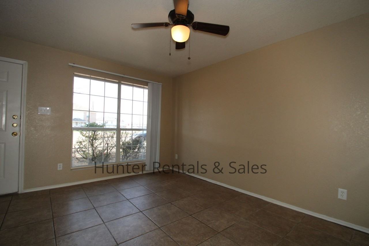 4400 Deek Dr Apt C - Photo 3 of 16