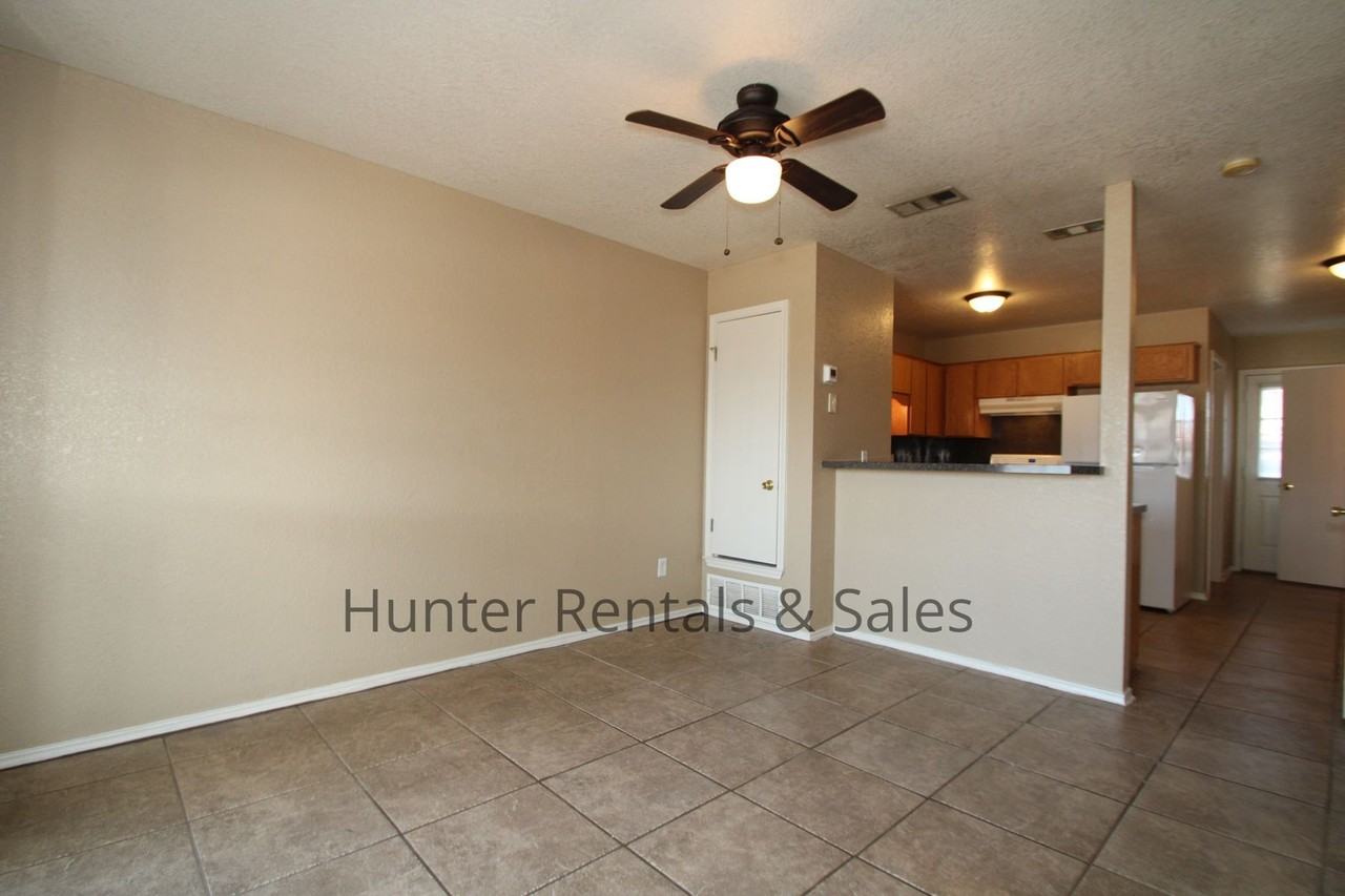 4400 Deek Dr Apt C - Photo 4 of 16