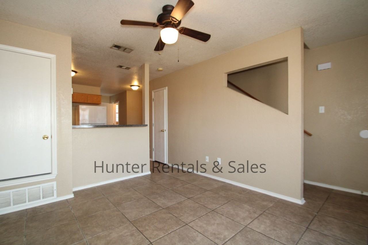 4400 Deek Dr Apt C - Photo 5 of 16