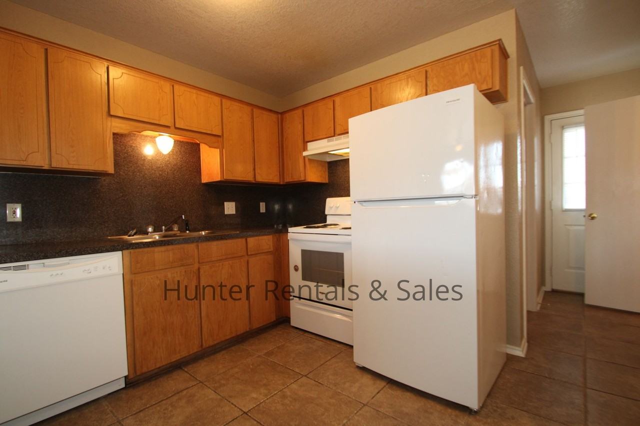 4400 Deek Dr Apt C - Photo 6 of 16