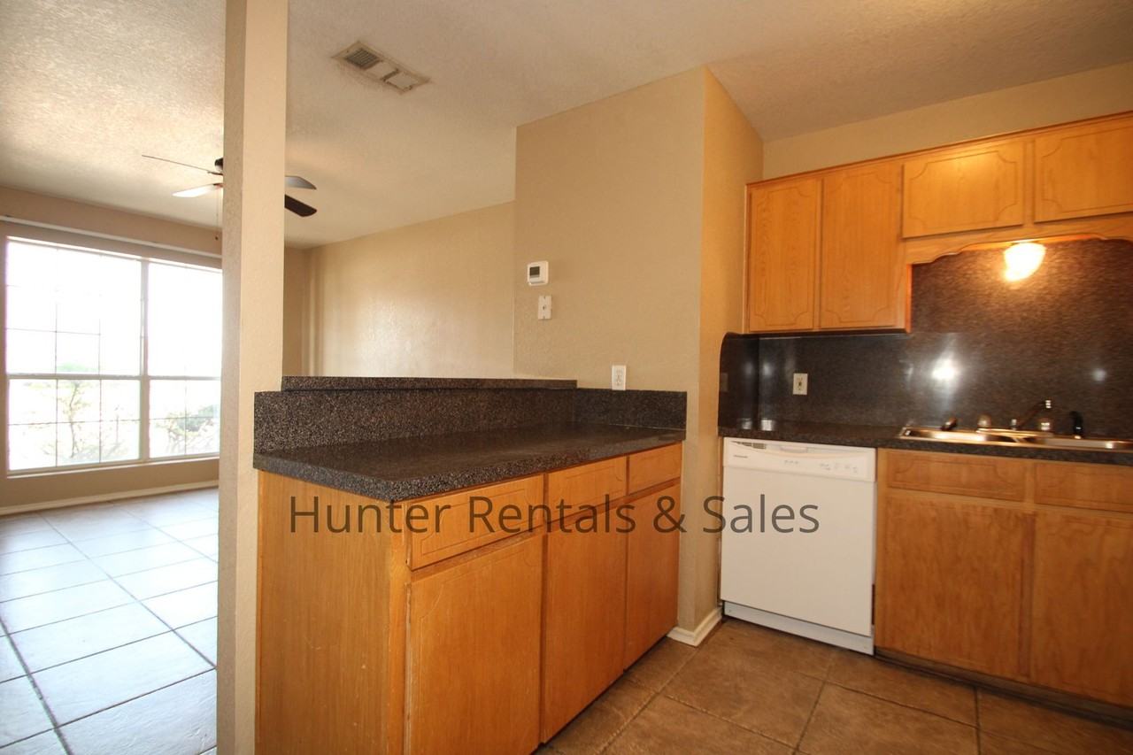 4400 Deek Dr Apt C - Photo 7 of 16