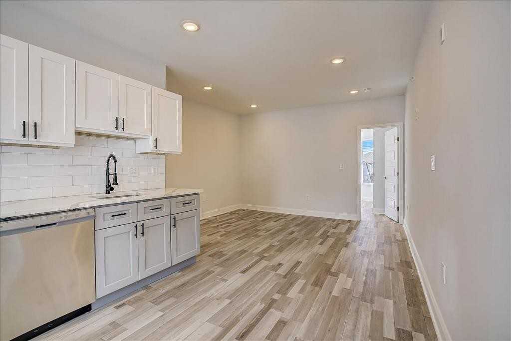 95 E Duval St ##3rd - Photo 5 of 11