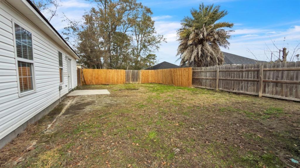 819 Kristen Ln - Photo 2 of 39