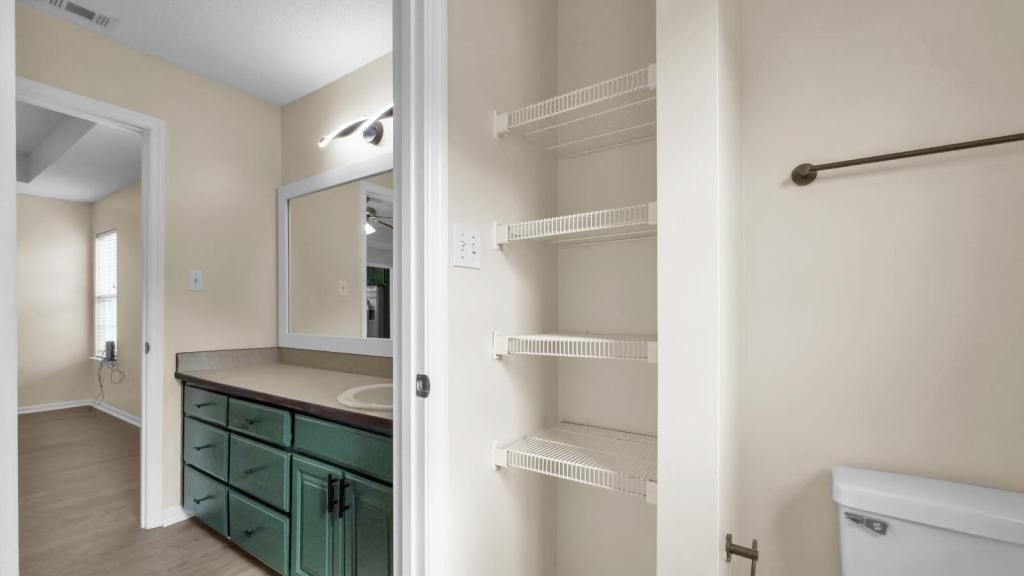 819 Kristen Ln - Photo 7 of 39