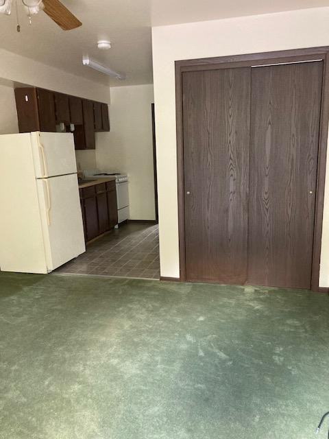 208 Eastwood Dr - Photo 4 of 8