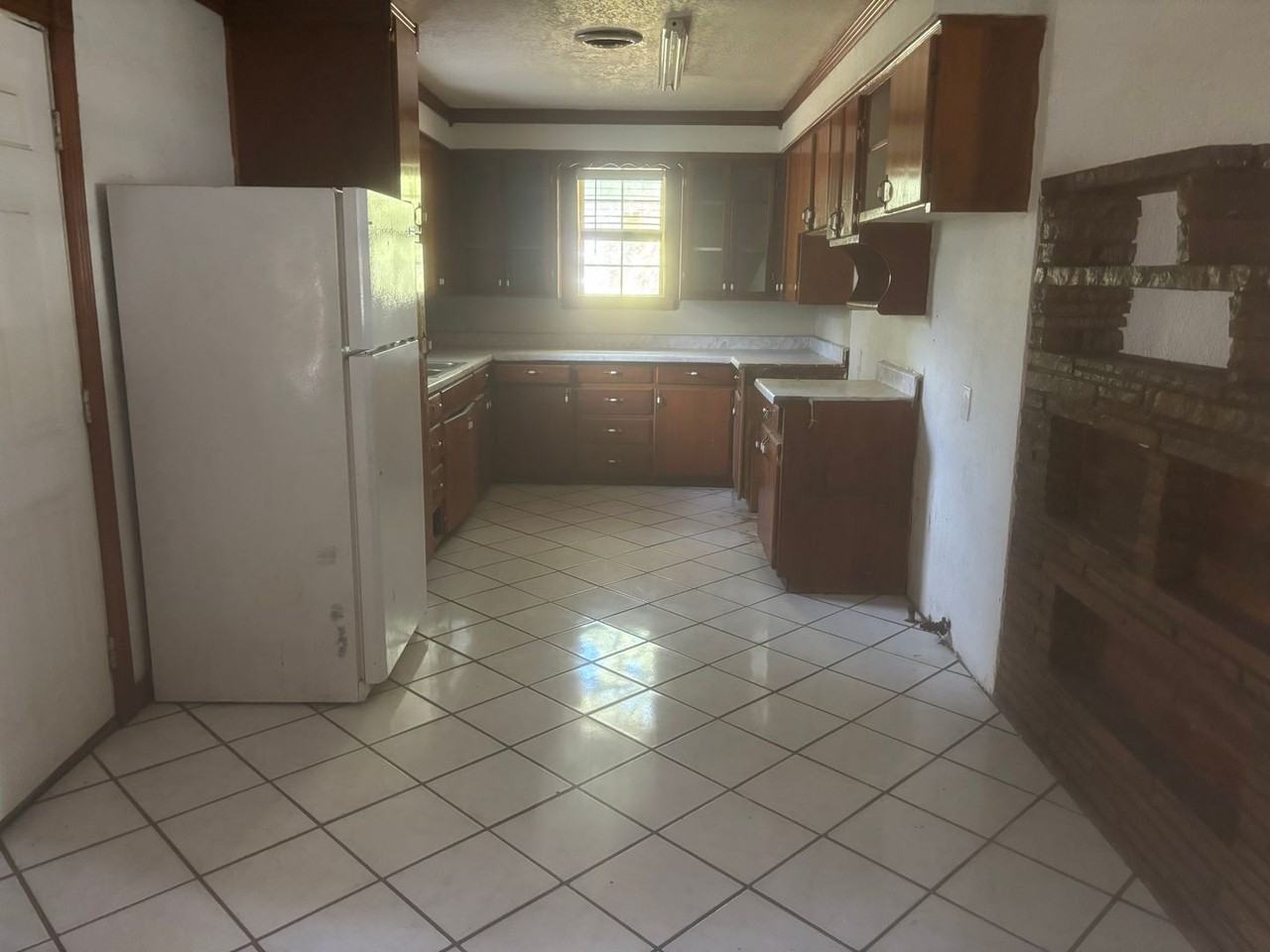 4803 Able St - Photo 2 of 3