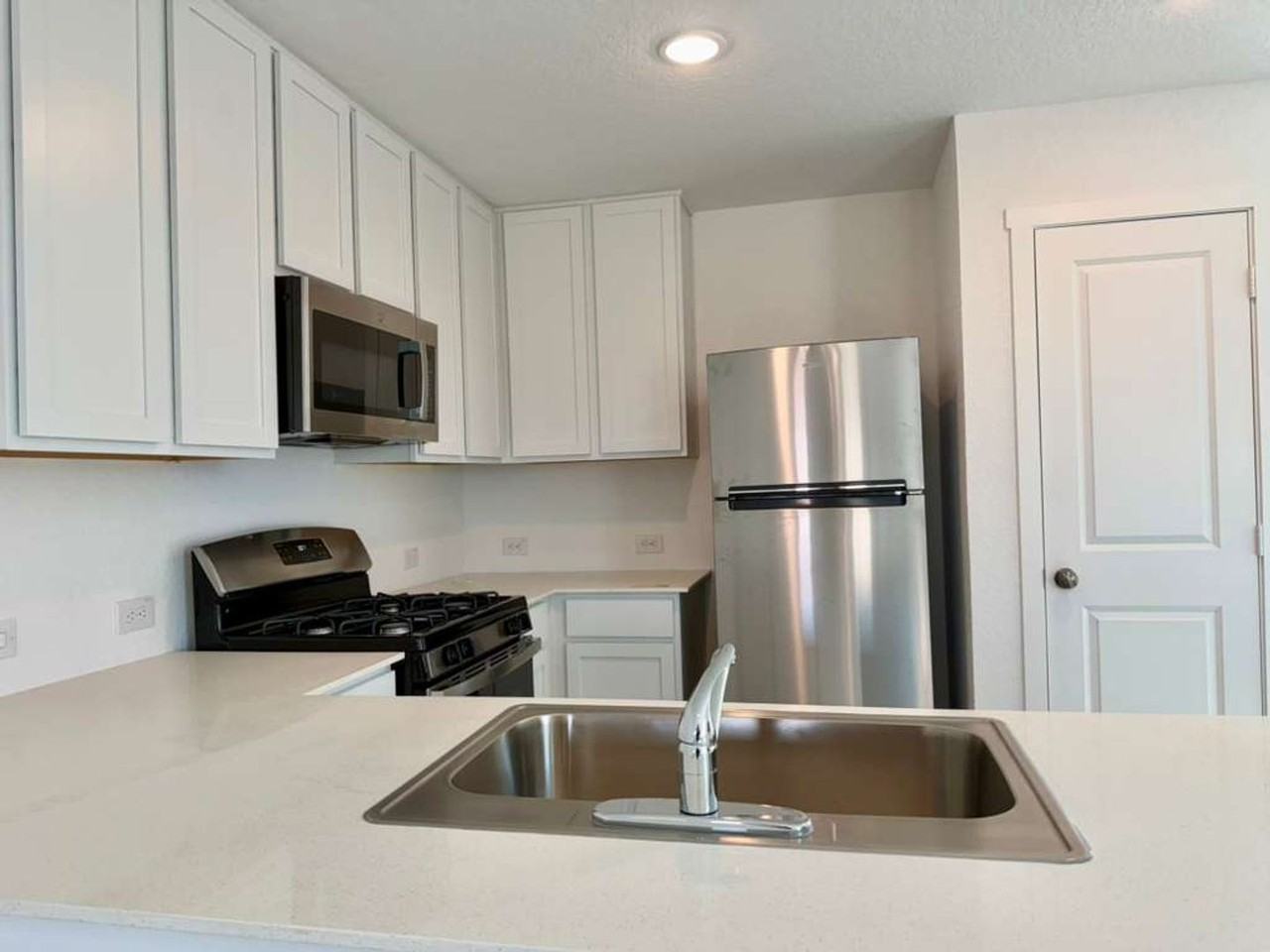 10319 Muniz - Photo 5 of 14