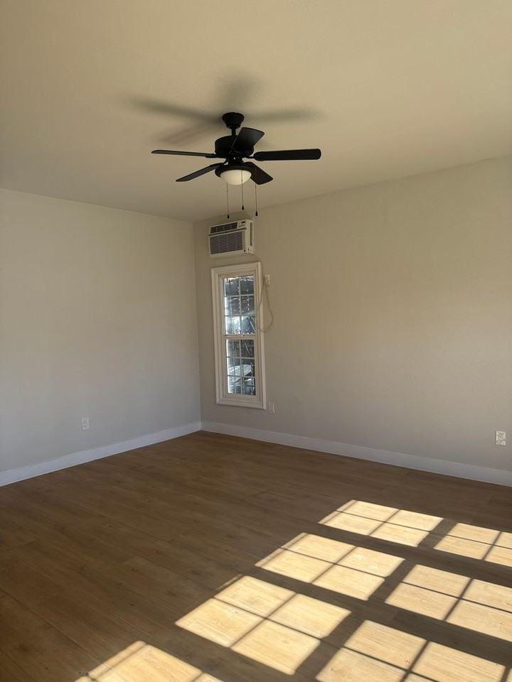 1607 W 49th St. - Photo 2 of 23