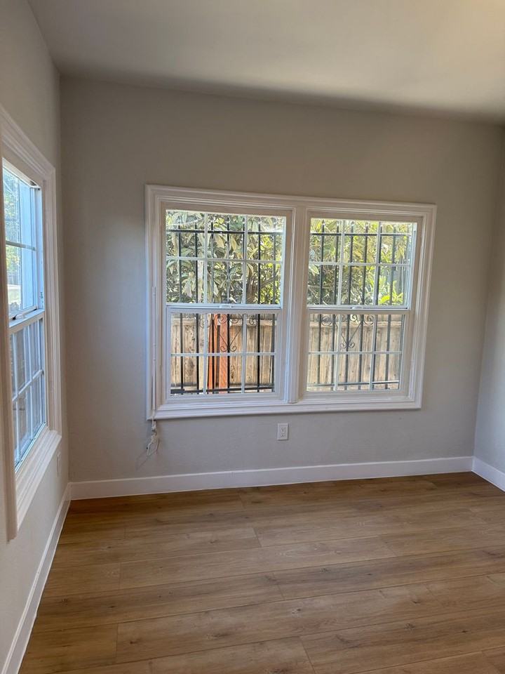 1607 W 49th St. - Photo 5 of 23