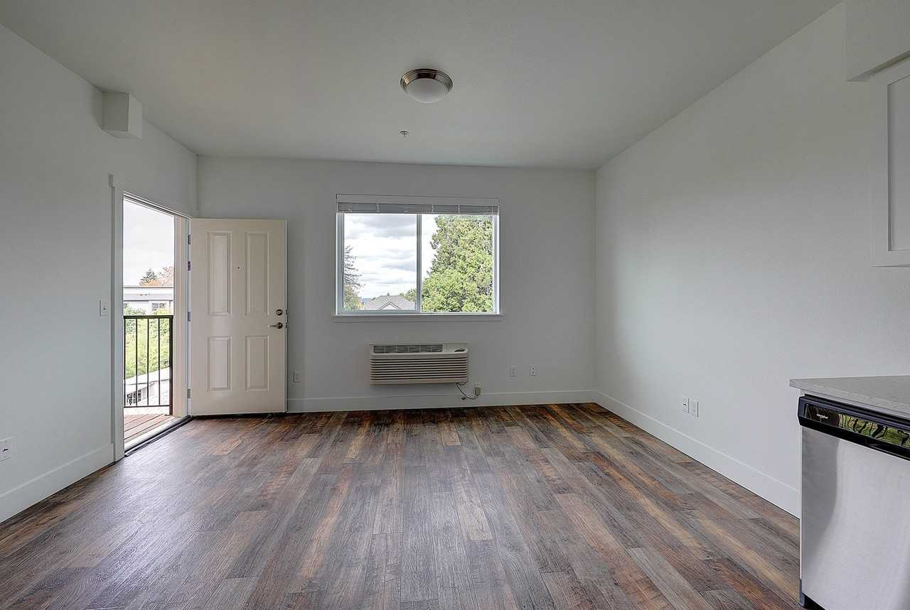 5511 NE 17th Avenue - Photo 5 of 14