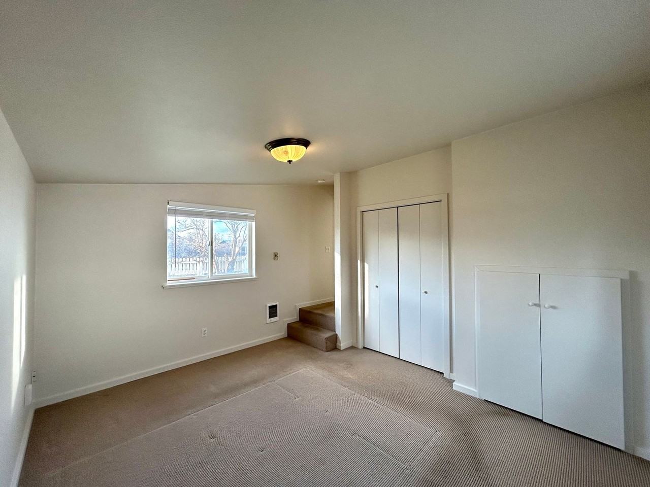 308 N Pacific St - Photo 7 of 17