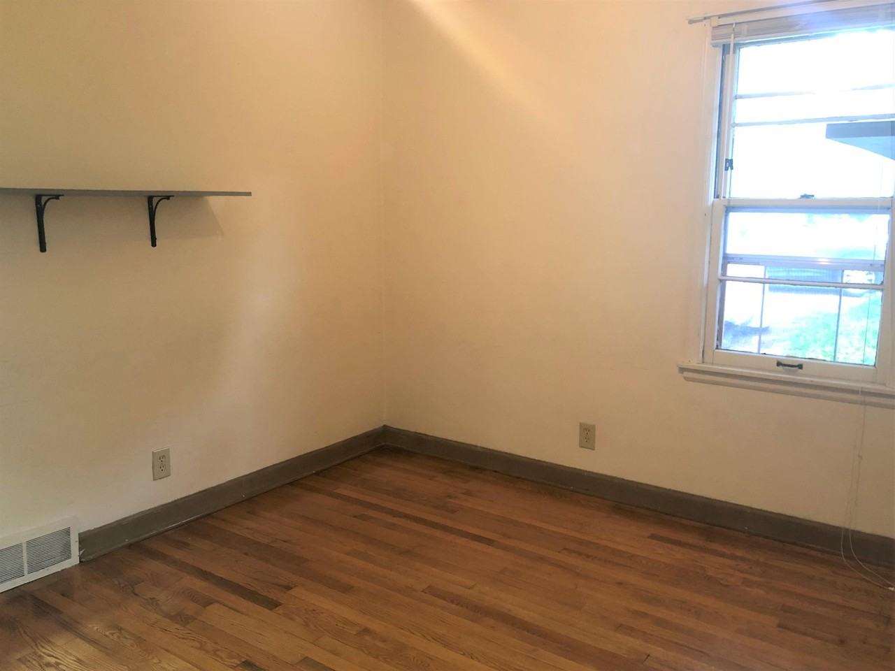 409 Palomino Ln Apt 1n - Photo 3 of 16