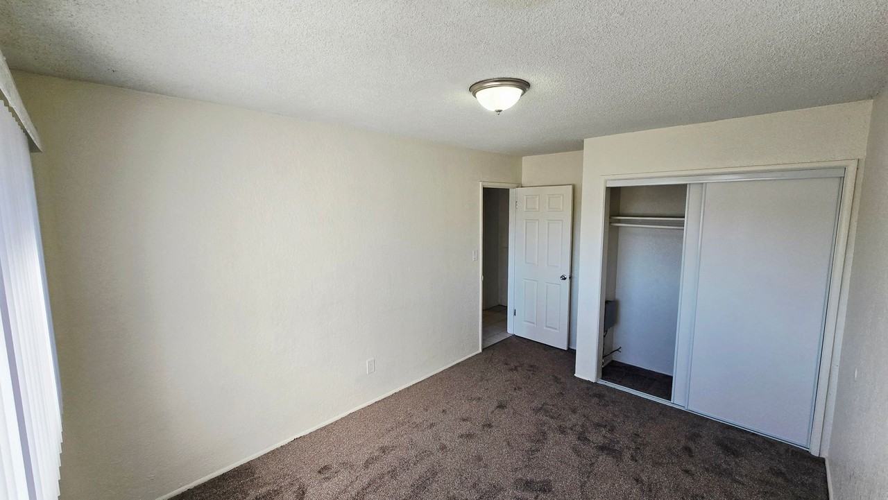 26 - 1210 Stoneridge - Photo 5 of 19