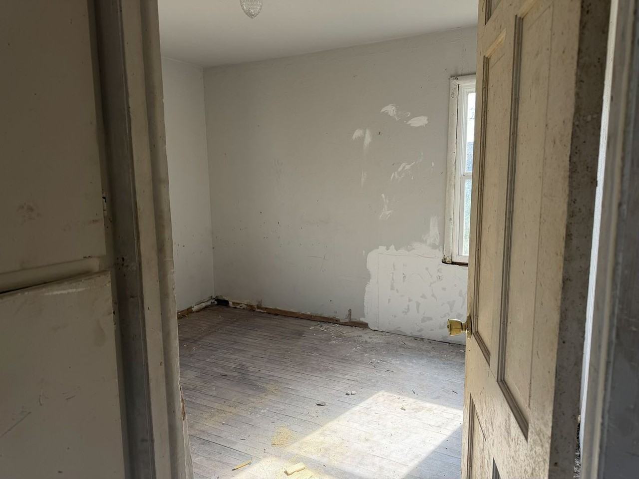 3912 Sw 25th St - Photo 2 of 3