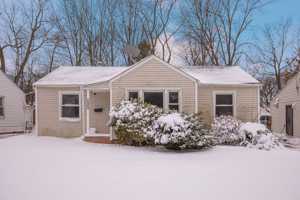 featured image of 2484 Greenvale Rd