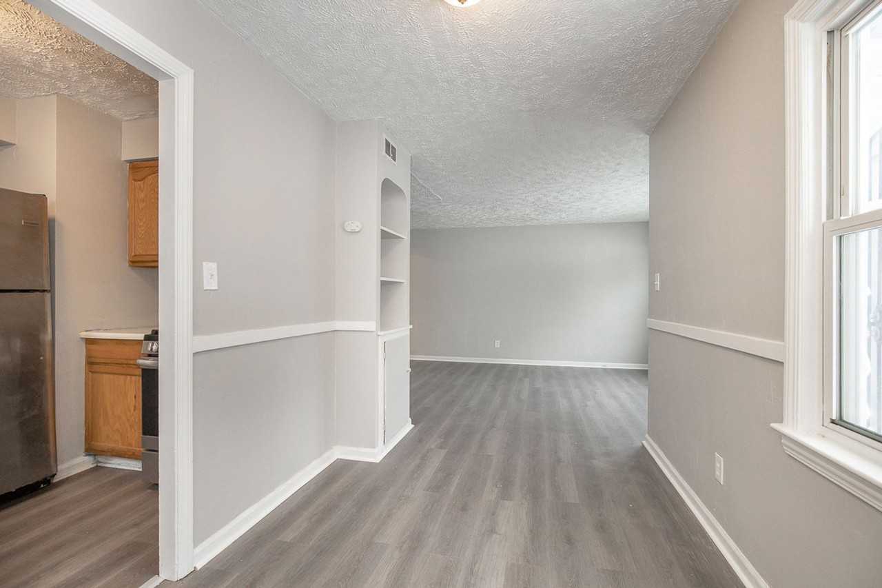 2484 Greenvale Rd - Photo 7 of 20