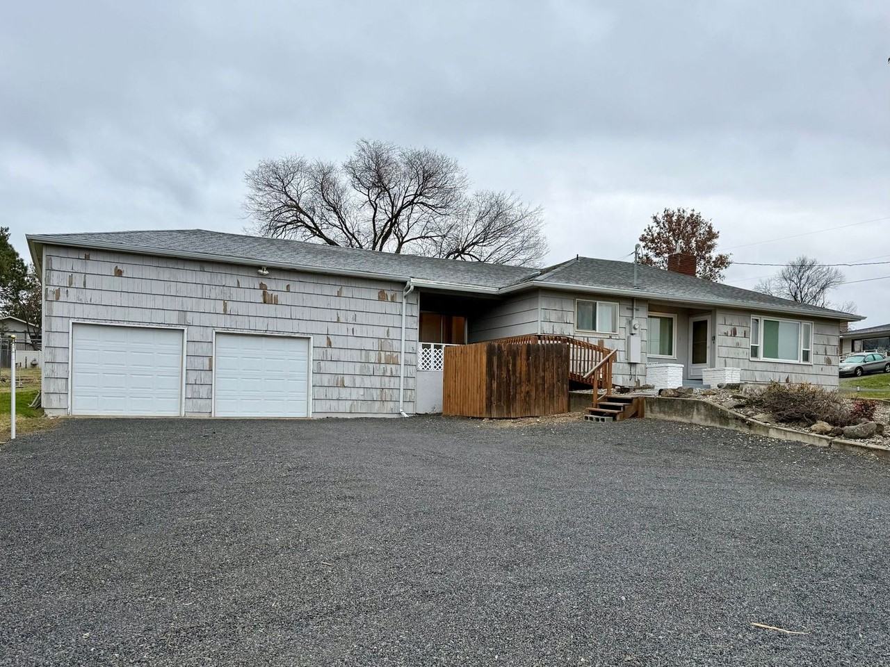 1003 Powers Ave - Photo 3 of 37